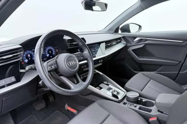 Audi A3 (2023) thumbnail 3