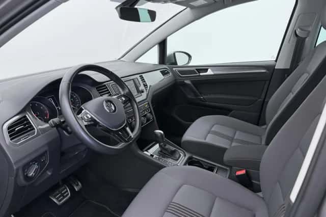 Volkswagen Golf (2016) thumbnail 3
