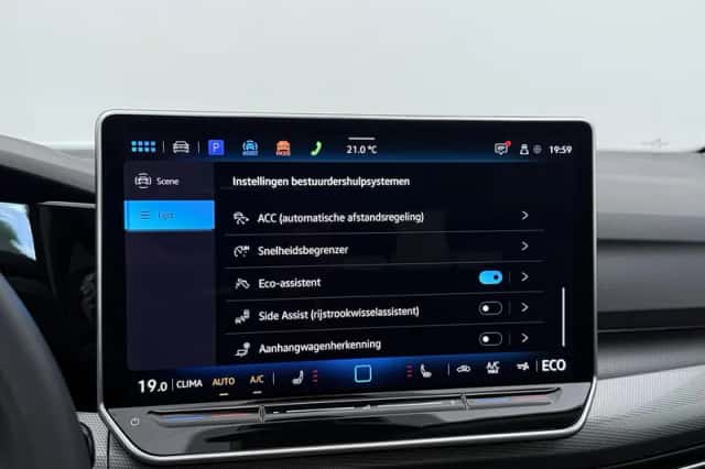 Volkswagen Golf (2025) thumbnail 18