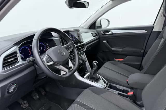 Volkswagen T-Roc (2022) thumbnail 3