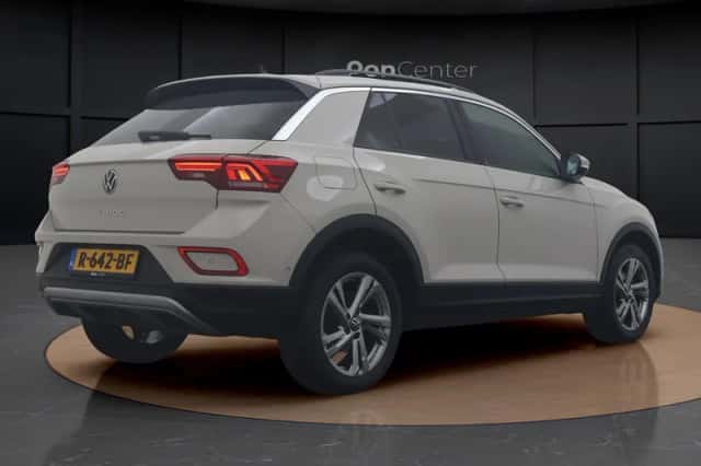 Volkswagen T-Roc (2022) thumbnail 5