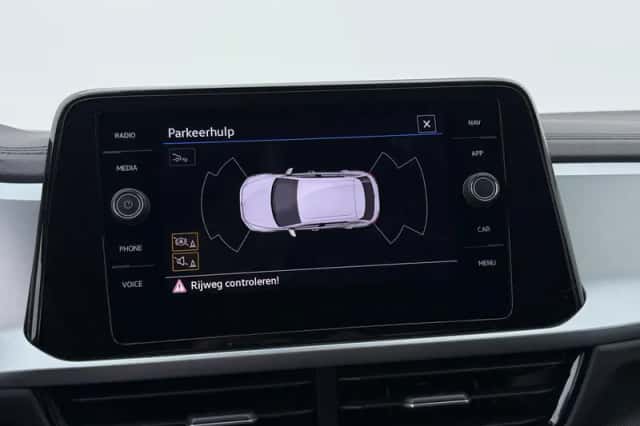 Volkswagen T-Roc (2022) thumbnail 9
