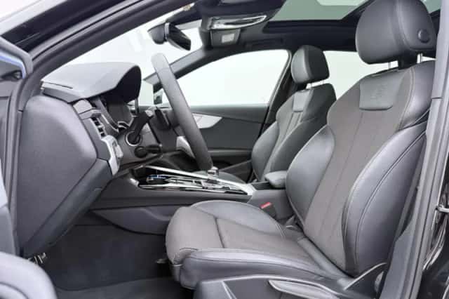 Audi A4 (2024) thumbnail 5