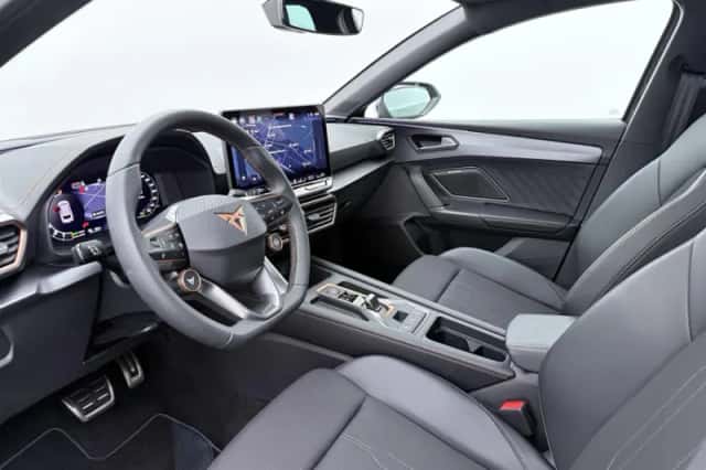 CUPRA Leon Sportstourer (2025) thumbnail 4