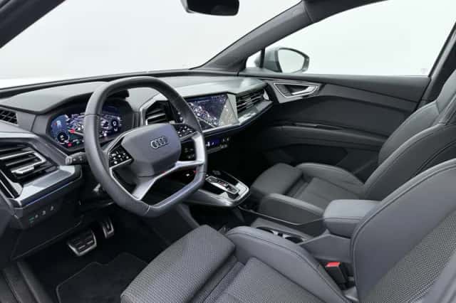 Audi Q4 e-tron (2024) thumbnail 3