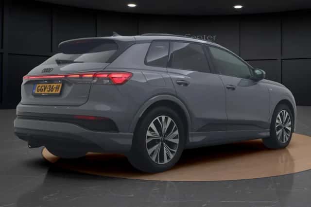 Audi Q4 e-tron (2024) thumbnail 5