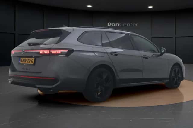 Volkswagen Passat (2024) thumbnail 6