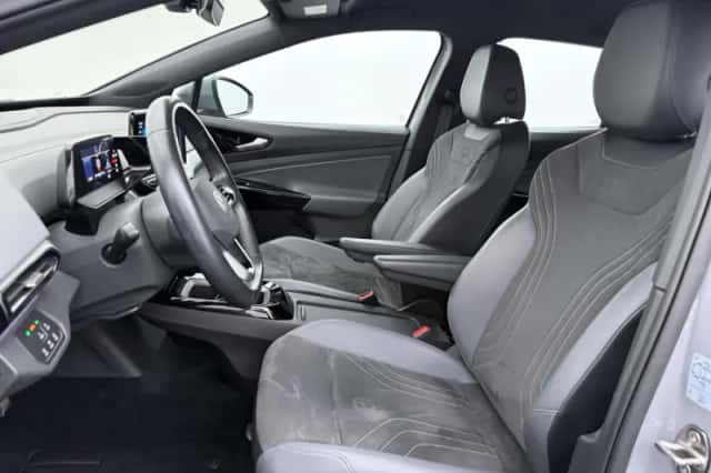 Volkswagen ID.4 (2023) thumbnail 5
