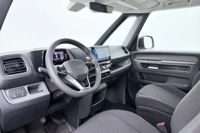 Volkswagen ID. Buzz (2023) thumbnail 4