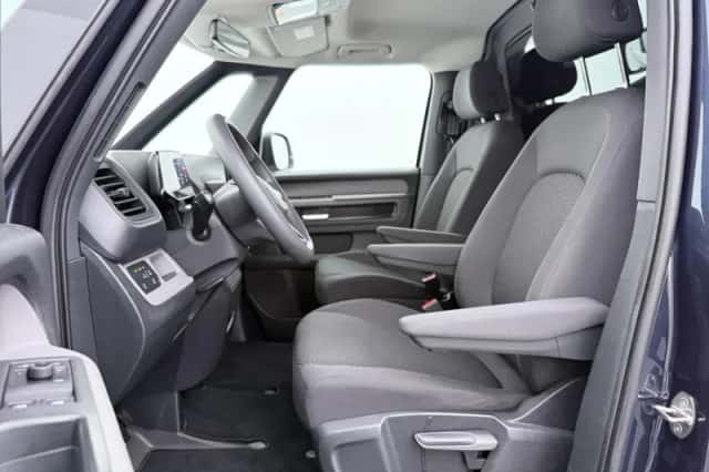 Volkswagen ID. Buzz (2023) thumbnail 5