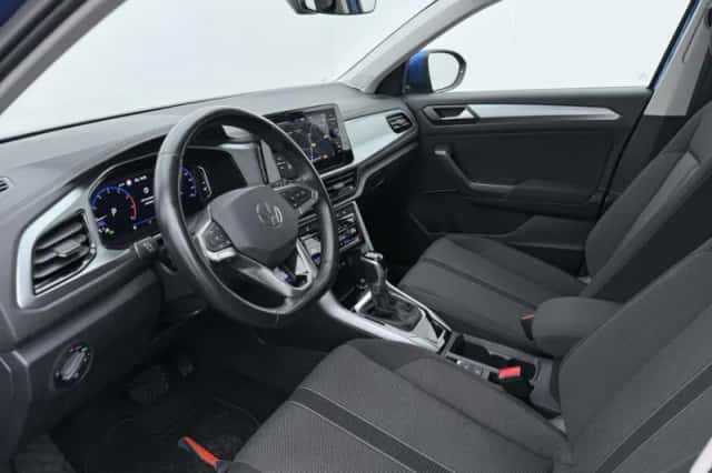 Volkswagen T-Roc (2023) thumbnail 4