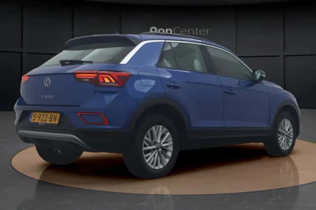 Volkswagen T-Roc (2023) thumbnail 6