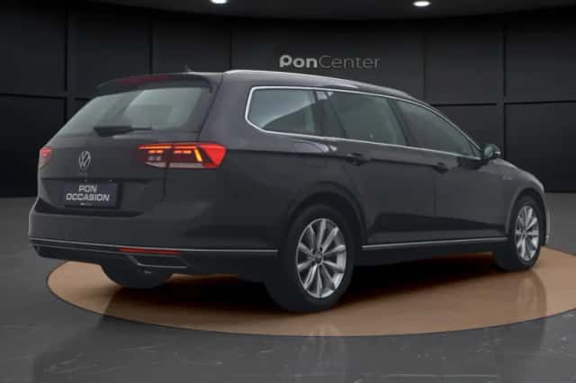 Volkswagen Passat (2023) thumbnail 6