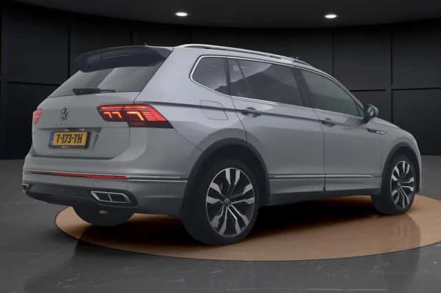Volkswagen Tiguan (2023) thumbnail 5