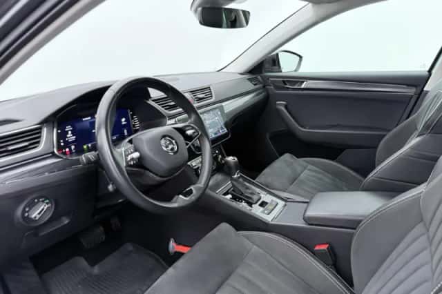 Škoda Superb (2023) thumbnail 4