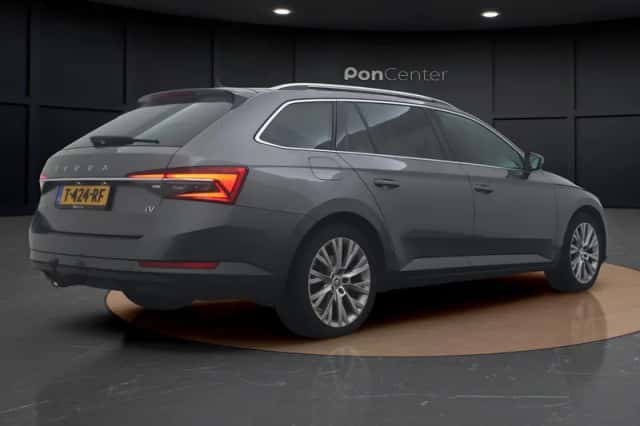 Škoda Superb (2023) thumbnail 5