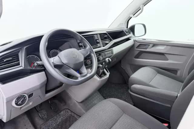 Volkswagen Transporter (2021) thumbnail 4
