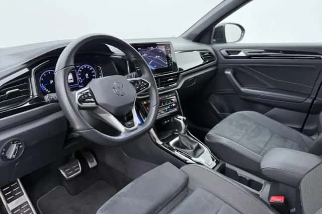 Volkswagen T-Roc (2023) thumbnail 4
