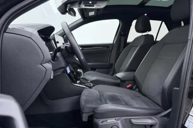 Volkswagen T-Roc (2023) thumbnail 5
