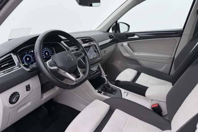 Volkswagen Tiguan (2022) thumbnail 3