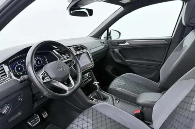 Volkswagen Tiguan (2022) thumbnail 4