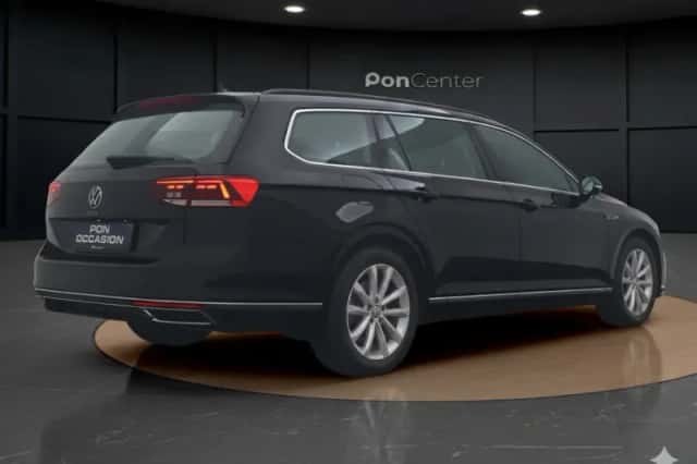 Volkswagen Passat (2022) thumbnail 6