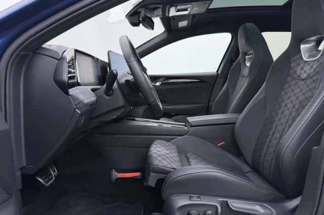 Volkswagen Passat (2024) thumbnail 4