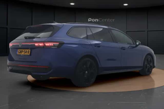 Volkswagen Passat (2024) thumbnail 6