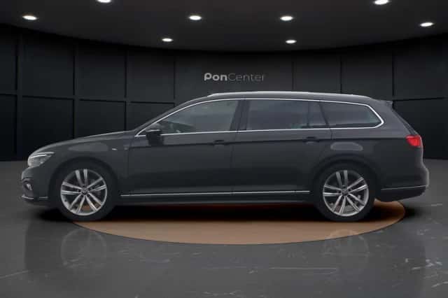 Volkswagen Passat (2022) thumbnail 6