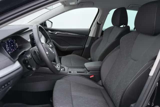 Škoda Octavia (2024) thumbnail 5