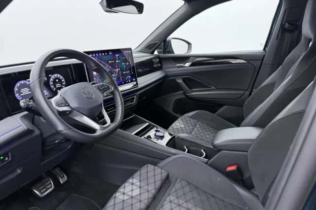 Volkswagen Tiguan (2024) thumbnail 3