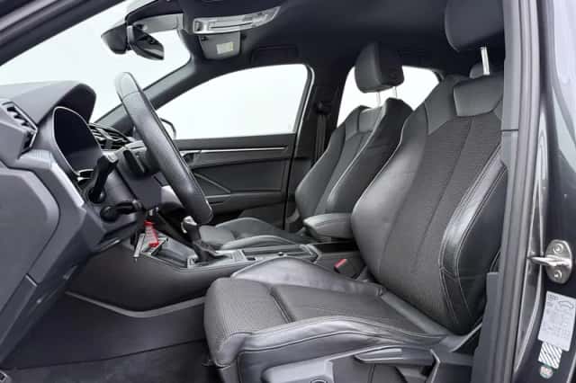 Audi Q3 (2023) thumbnail 4