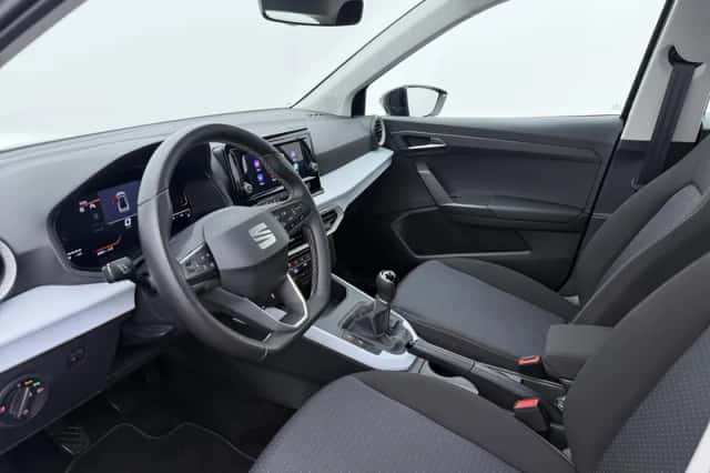 SEAT Arona (2024) thumbnail 3