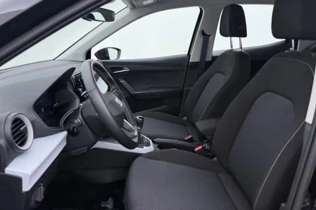 SEAT Arona (2024) thumbnail 4