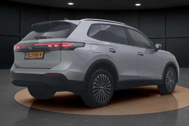 Volkswagen Tiguan (2024) thumbnail 6