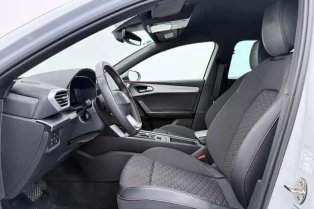 SEAT Leon (2021) thumbnail 5