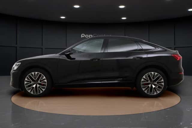 Audi Q8 (2023) thumbnail 6