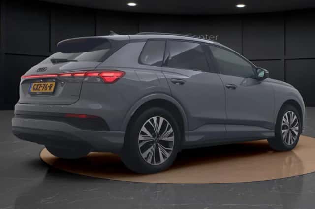 Audi Q4 e-tron (2025) thumbnail 5