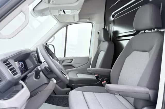Volkswagen Crafter (2024) thumbnail 5