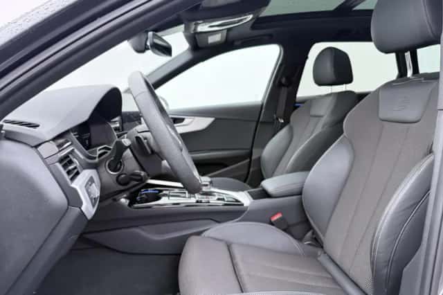 Audi A4 (2024) thumbnail 5