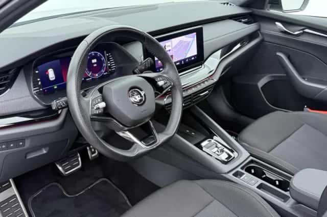 Škoda Octavia (2024) thumbnail 4