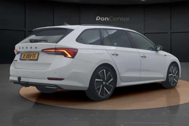 Škoda Octavia (2024) thumbnail 6