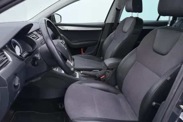 Škoda Octavia (2020) thumbnail 5