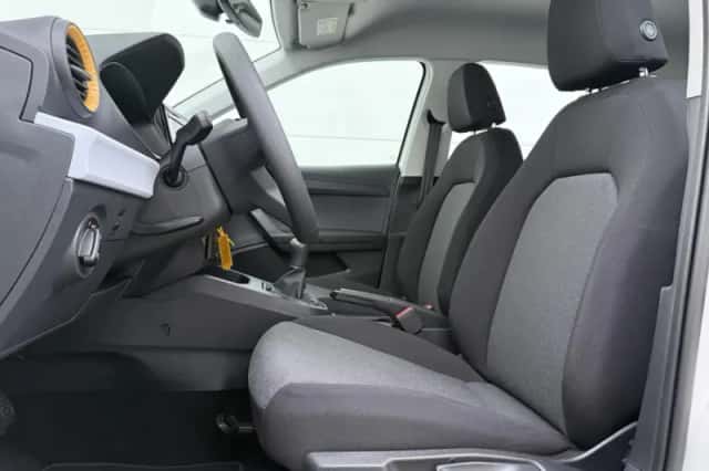 SEAT Arona (2024) thumbnail 5