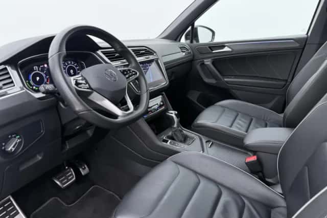 Volkswagen Tiguan (2023) thumbnail 4