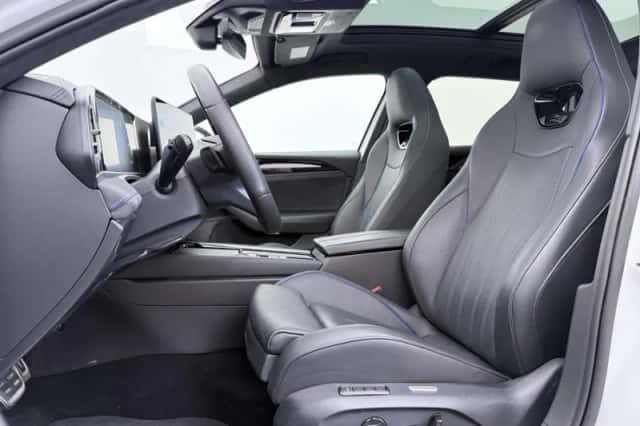 Volkswagen Passat (2025) thumbnail 5