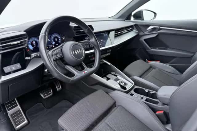 Audi A3 (2021) thumbnail 4