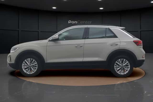 Volkswagen T-Roc (2024) thumbnail 6