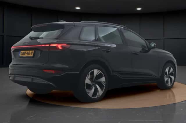 Audi Q6 e-tron (2024) thumbnail 6