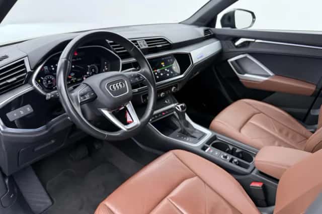 Audi Q3 (2023) thumbnail 4